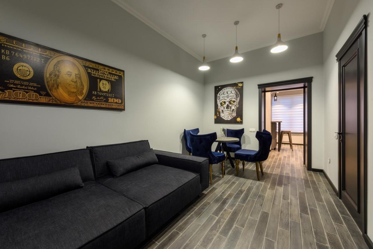 Apart Hotel Fusion Chernivtsi Ngoại thất bức ảnh