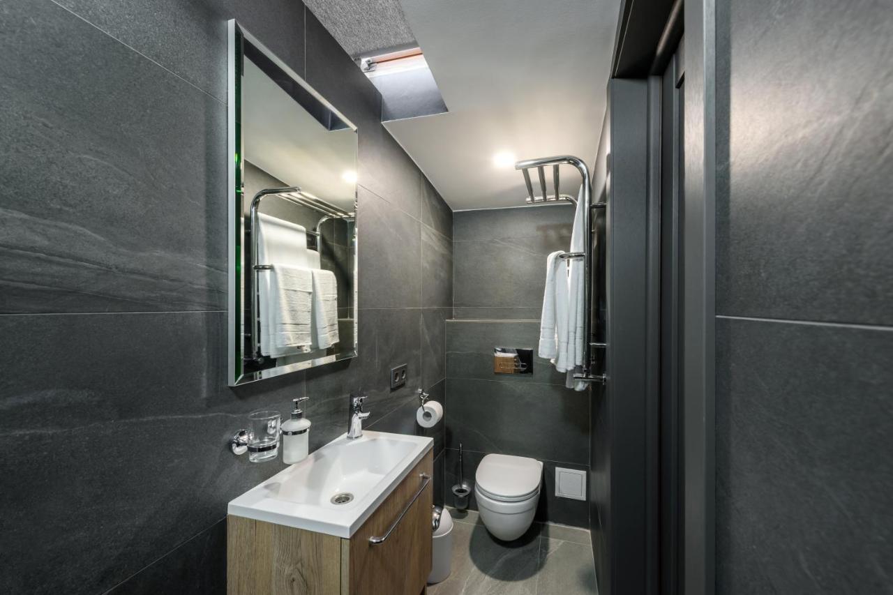 Apart Hotel Fusion Chernivtsi Ngoại thất bức ảnh