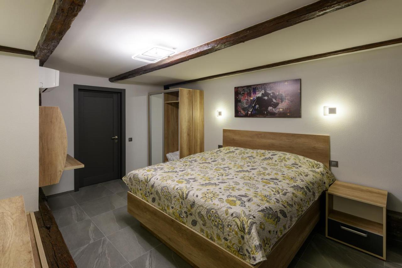 Apart Hotel Fusion Chernivtsi Ngoại thất bức ảnh