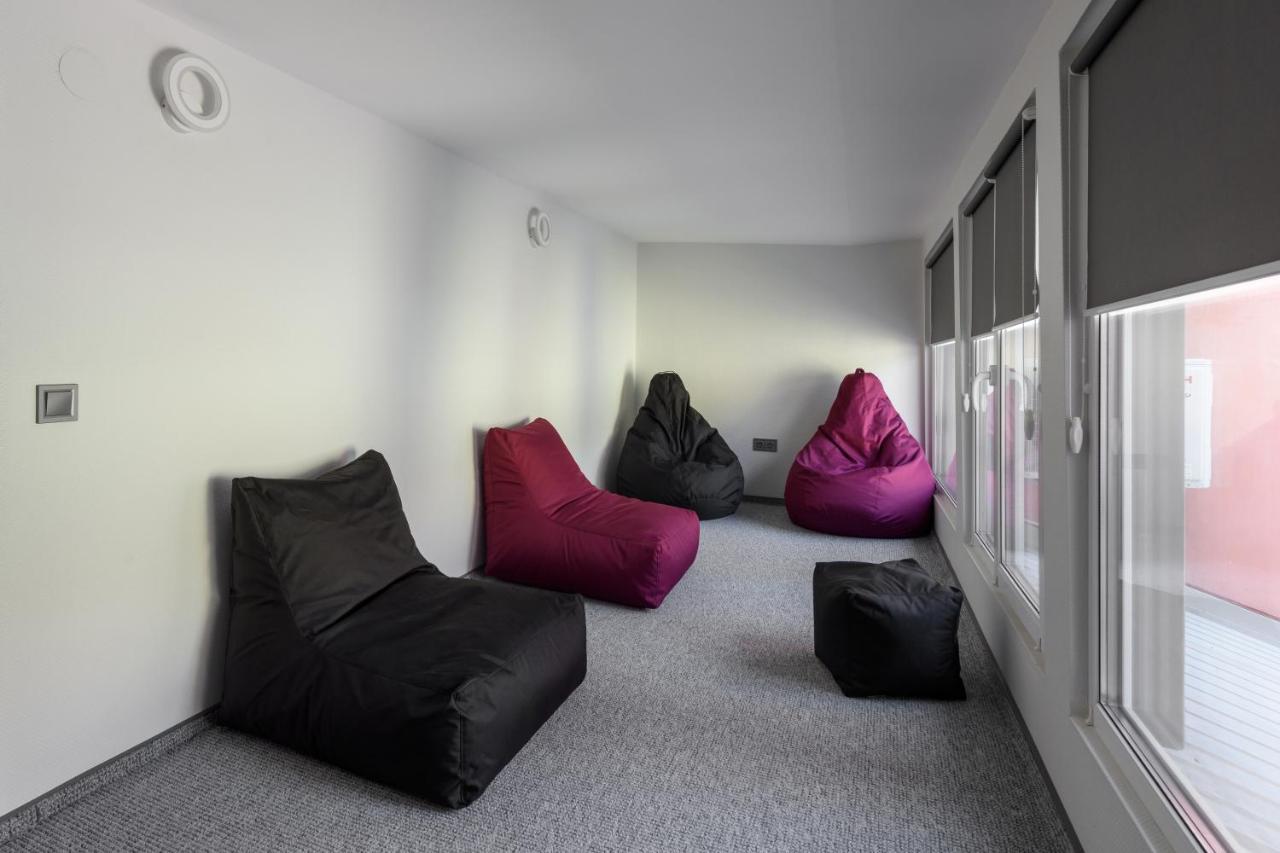Apart Hotel Fusion Chernivtsi Ngoại thất bức ảnh
