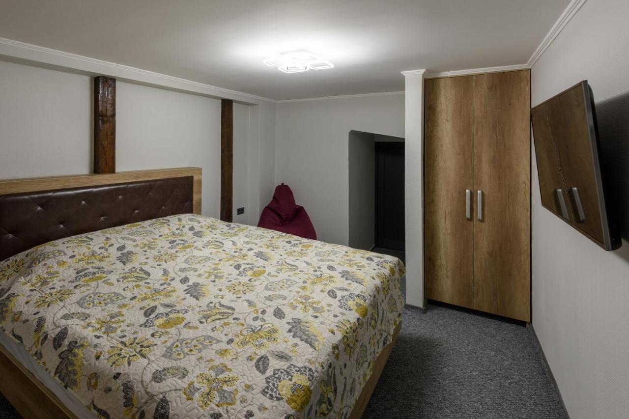 Apart Hotel Fusion Chernivtsi Ngoại thất bức ảnh