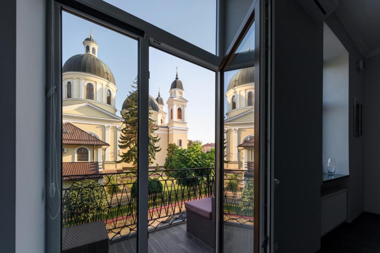 Apart Hotel Fusion Chernivtsi Ngoại thất bức ảnh