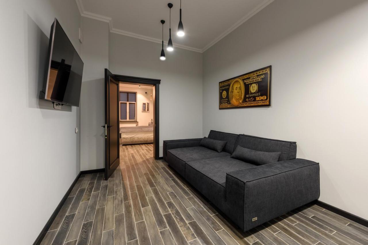 Apart Hotel Fusion Chernivtsi Ngoại thất bức ảnh